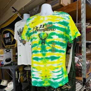 NEW *Handmade* Men’s Nike MILWAUKEE BUCKS NBA Basketball Custom Tie-Dye Shirt XL